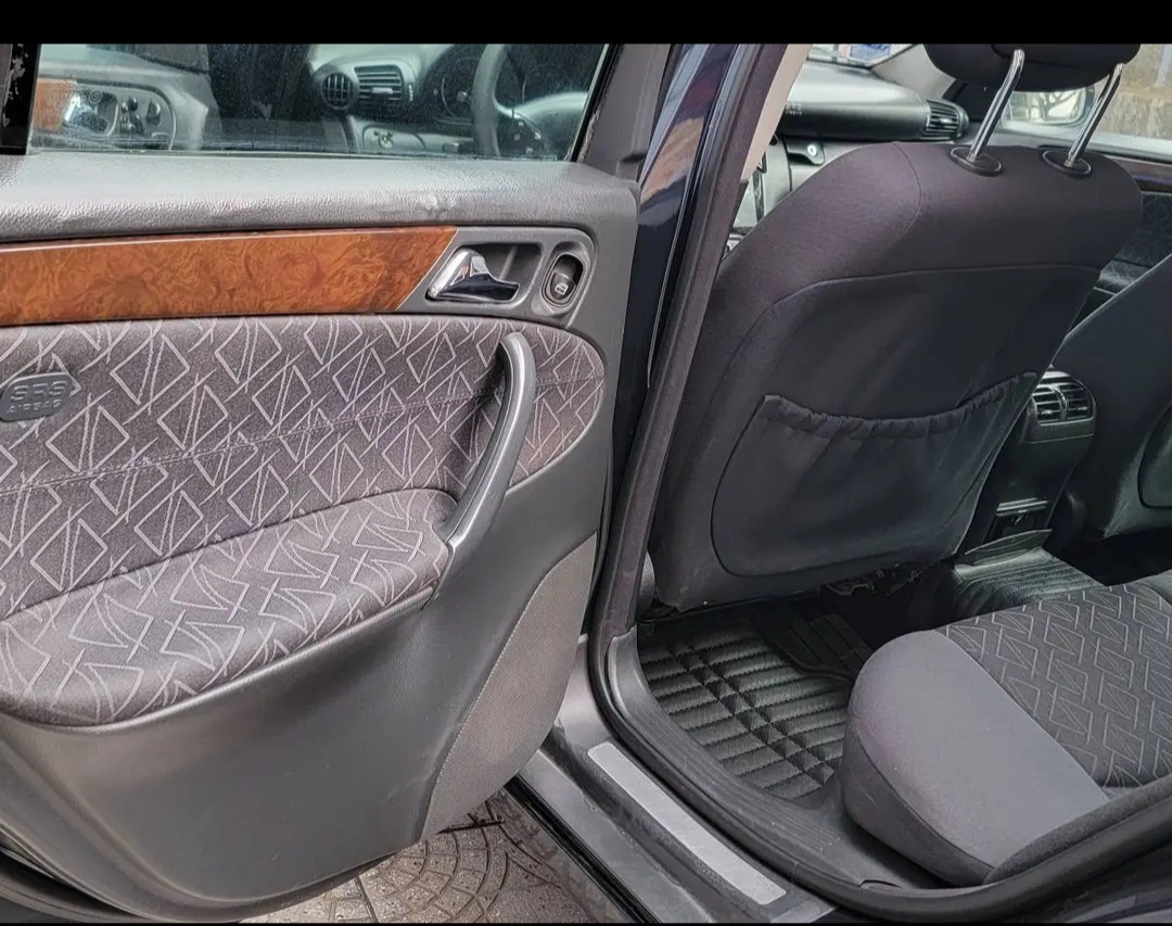 Car for sales - Image 4